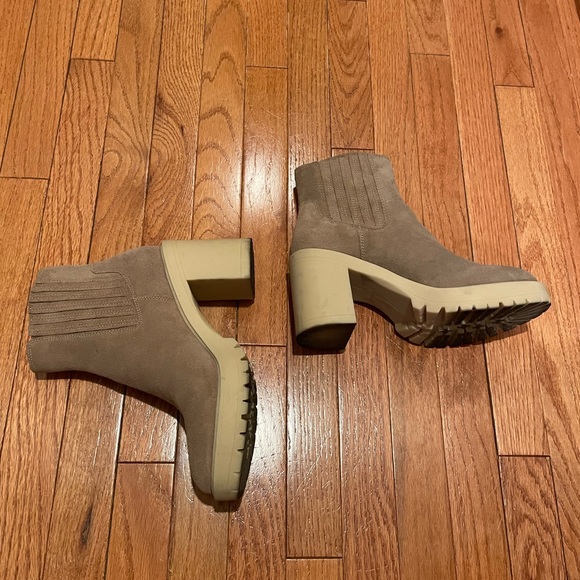 Dolce Vita Caster H2O Waterproof Block Heel Bootie - Picture 3 of 10